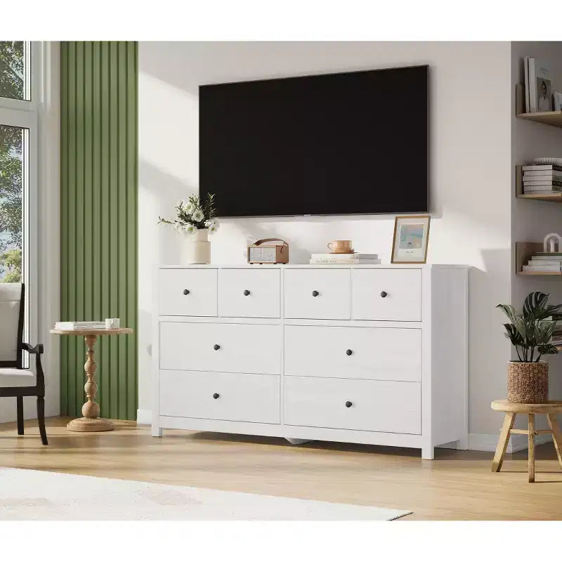 Moderne Kommode mit 8 Schubladen fürs Schlafzimmer, breite Holzkommode mit tiefem Stauraum, freistehender Ordnungsschrank für das Wohnzimmer