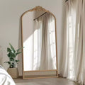 Miroir mural de 37 in. W x 71 in. H avec cadre en bois à arche classique sculptée et partie inférieure en rotin, marron
