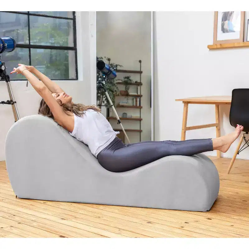 Méridienne élégante Avana pour le yoga - Fabriquée aux États-Unis - Idéale pour les étirements, la détente, l’exercice et plus encore, 60D x 18W x 26H pouces, gris clair