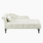 Moderne Chaiselongue, 60.6, mit Samtbezug, Knopfheftung, Beinen aus Massivholz und Ziernägeln