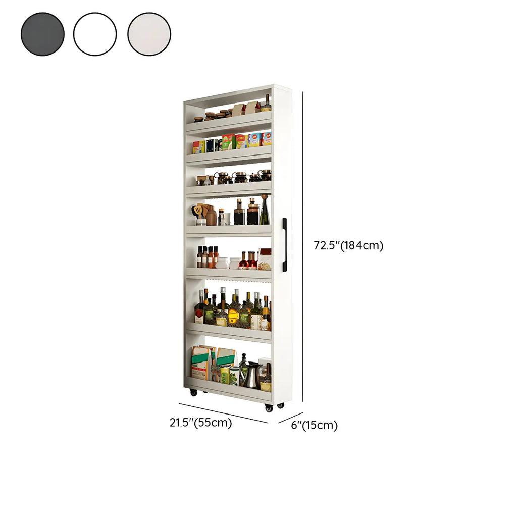 Moderne houten buffetkast met open planken en zwenkwiel