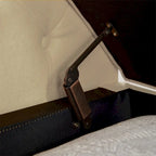 Aufbewahrungsbank fürs Schlafzimmer am Fußende des Bettes, Samt-Ottomane mit gerollten Armlehnen, langes Sofa