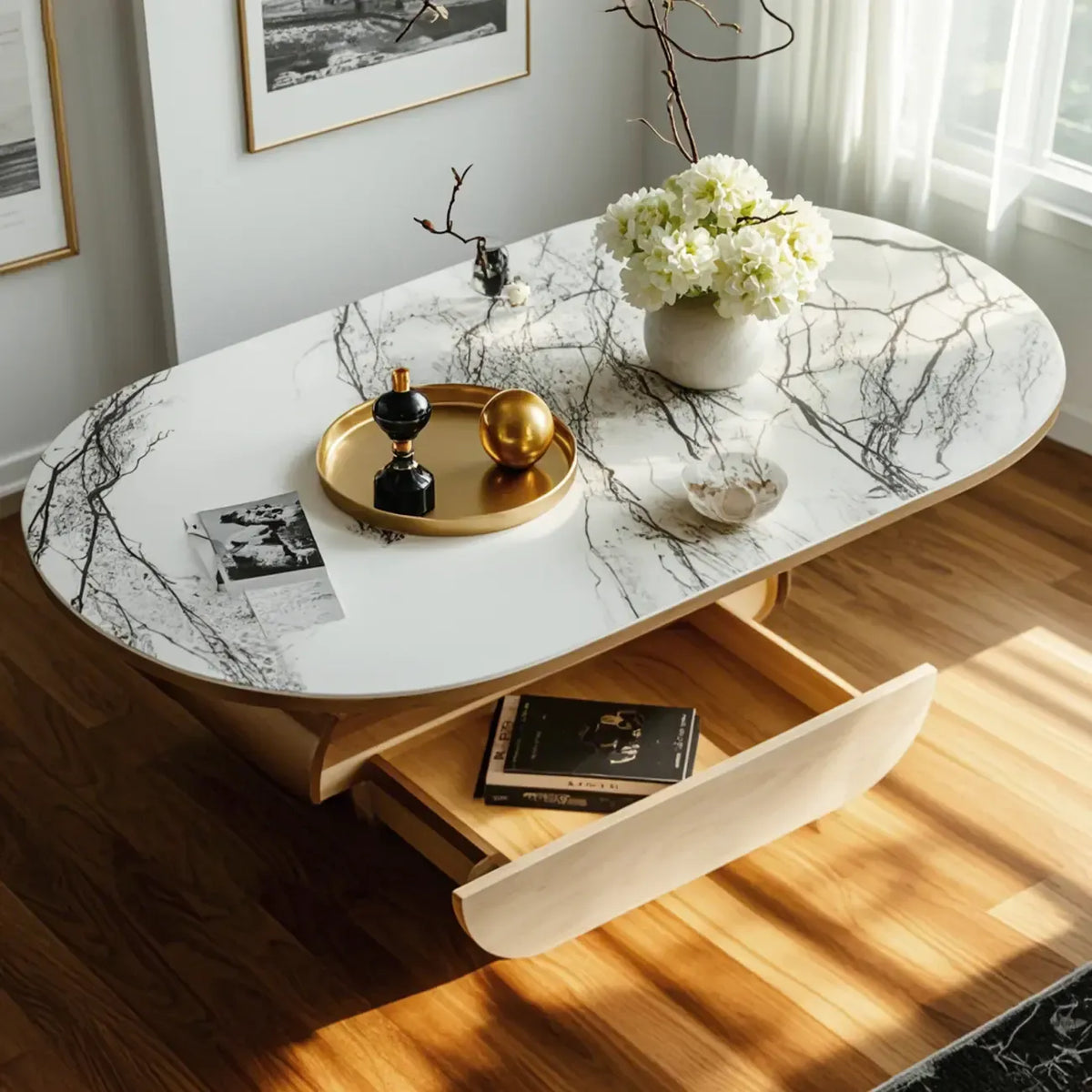Eigentijdse, unieke ovale salontafel met marmeren blad en lade