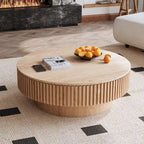 Moderne ronde salontafel van gefineerd massief hout met opbergruimte