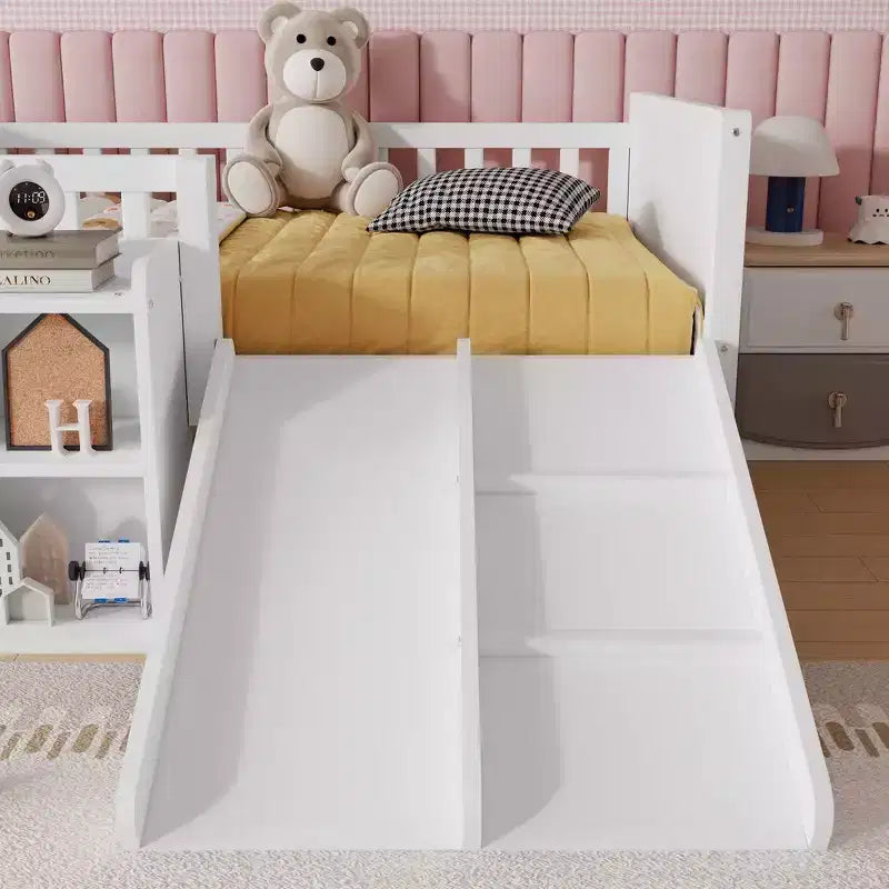 Lit mezzanine bas Whisen format une place pour enfants avec toboggan, bibliothèque de rangement mobile et barrières de sécurité