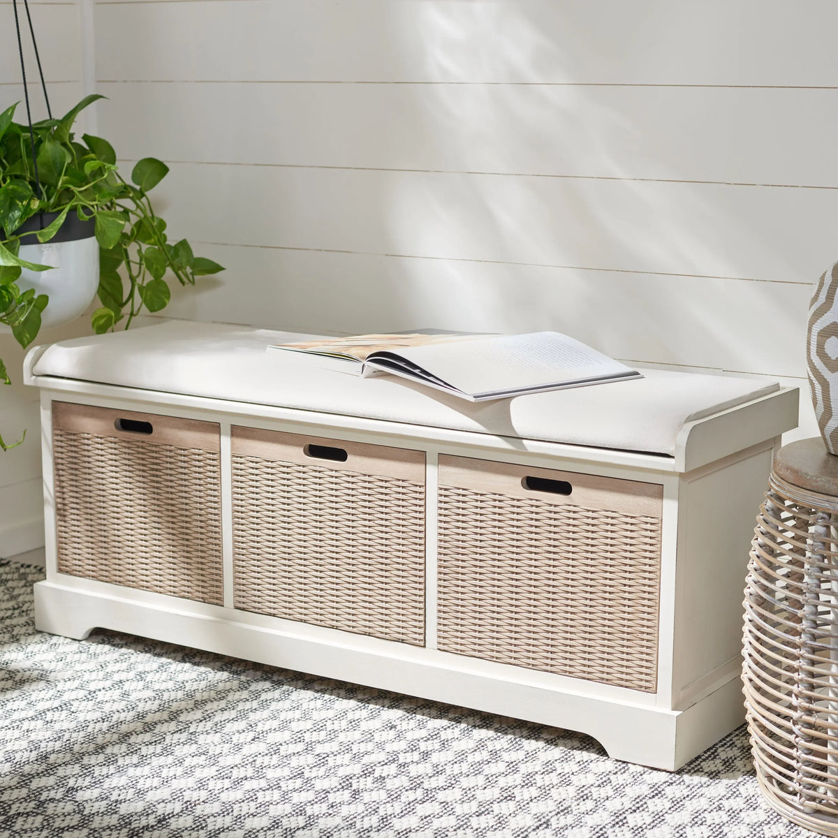 Banc de rangement SAFAVIEH Fiorello avec coussin et 3 tiroirs - 47.3 W x 15 L x 19 H - 47Wx15Dx19H