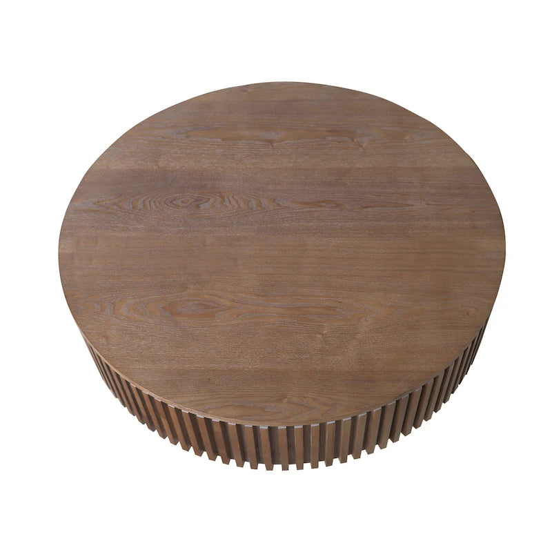 Moderne ronde salontafel van gefineerd massief hout met opbergruimte