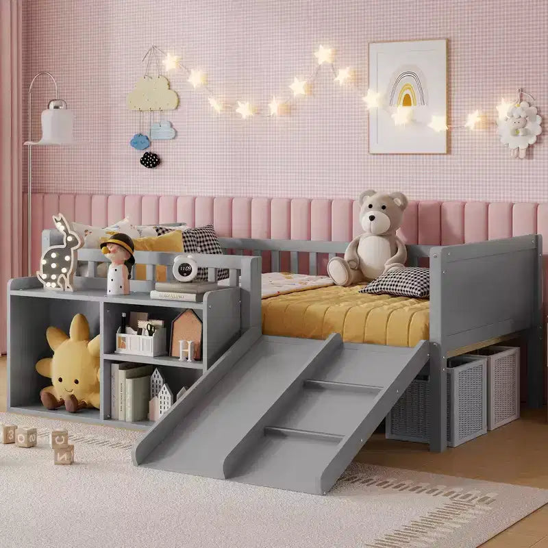 Lit mezzanine bas Whisen format une place pour enfants avec toboggan, bibliothèque de rangement mobile et barrières de sécurité