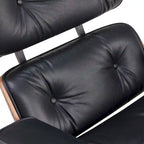 Moderne leren loungestoel met armleuningen, mid-century-stijl
