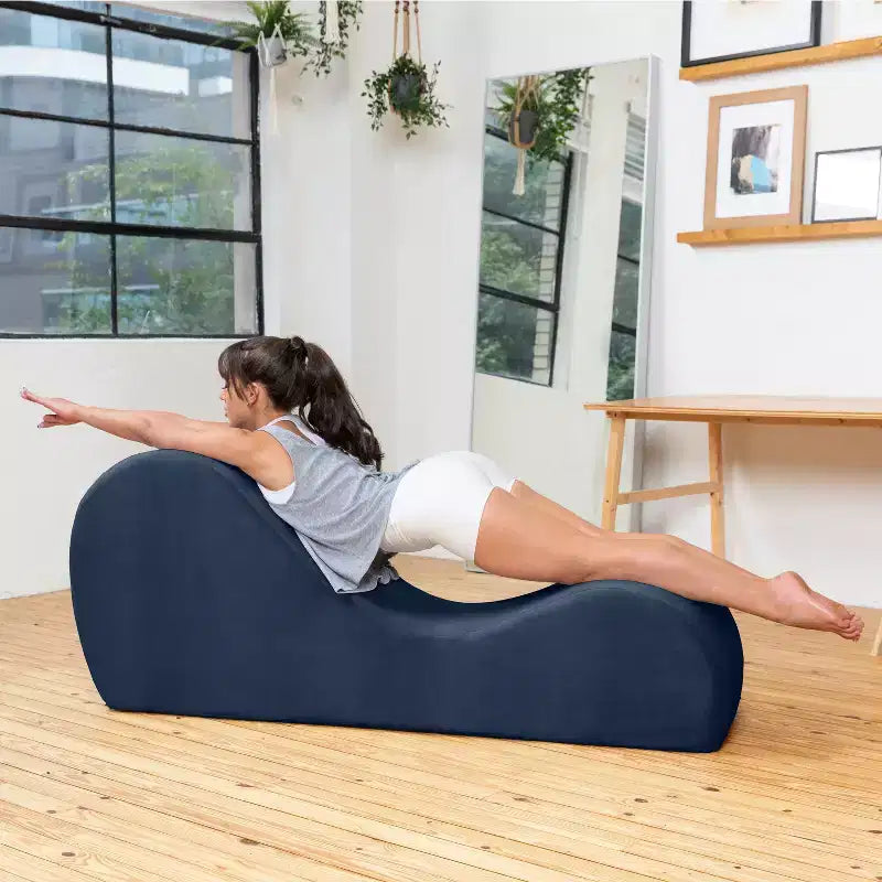 Méridienne élégante Avana pour le yoga - Fabriquée aux États-Unis - Idéale pour les étirements, la détente, l’exercice et plus encore, 60D x 18W x 26H pouces, gris clair