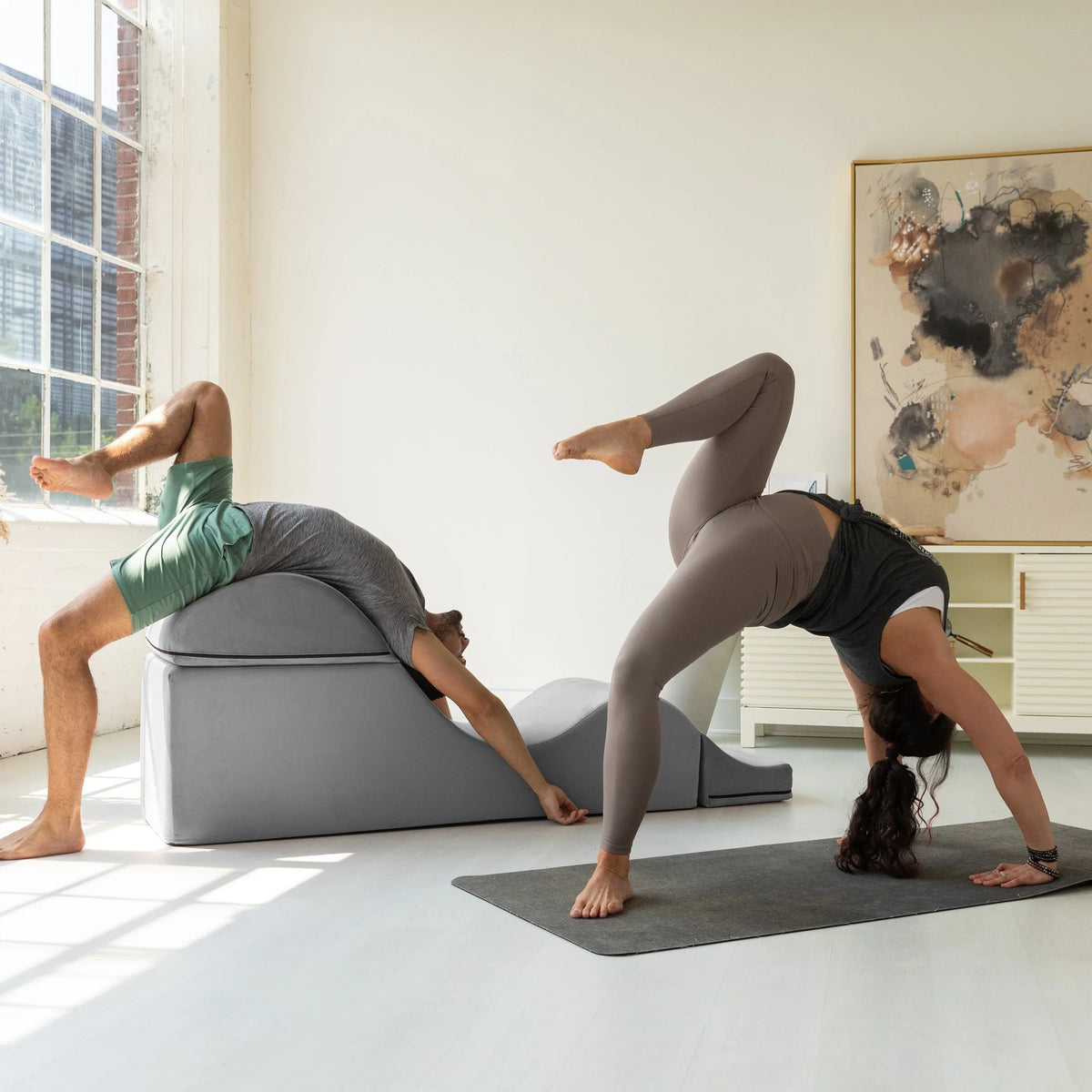 Avana Kami verstelbare chaise longue / voor yoga en massage - 2-in-1 poef met verborgen uitklapbare yogaloungestoel, microfluweel - N/A