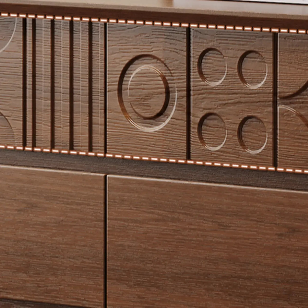 Houten ladekast geïnspireerd op art deco, met geometrisch snijwerk