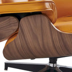 Moderne leren loungestoel met armleuningen, mid-century-stijl