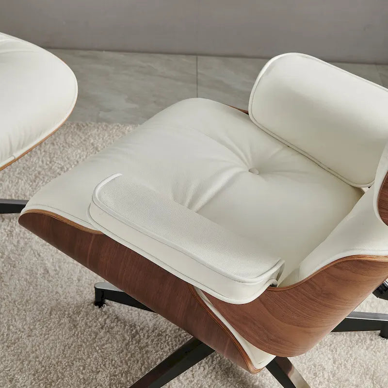 Moderne leren loungestoel met armleuningen, mid-century-stijl
