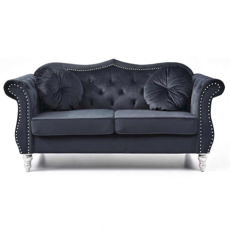 Divanetto in velluto con borchie decorative