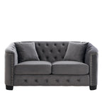 Divano Chesterfield in velluto da 150 cm — 2 posti con schienale capitonné e braccioli con borchie