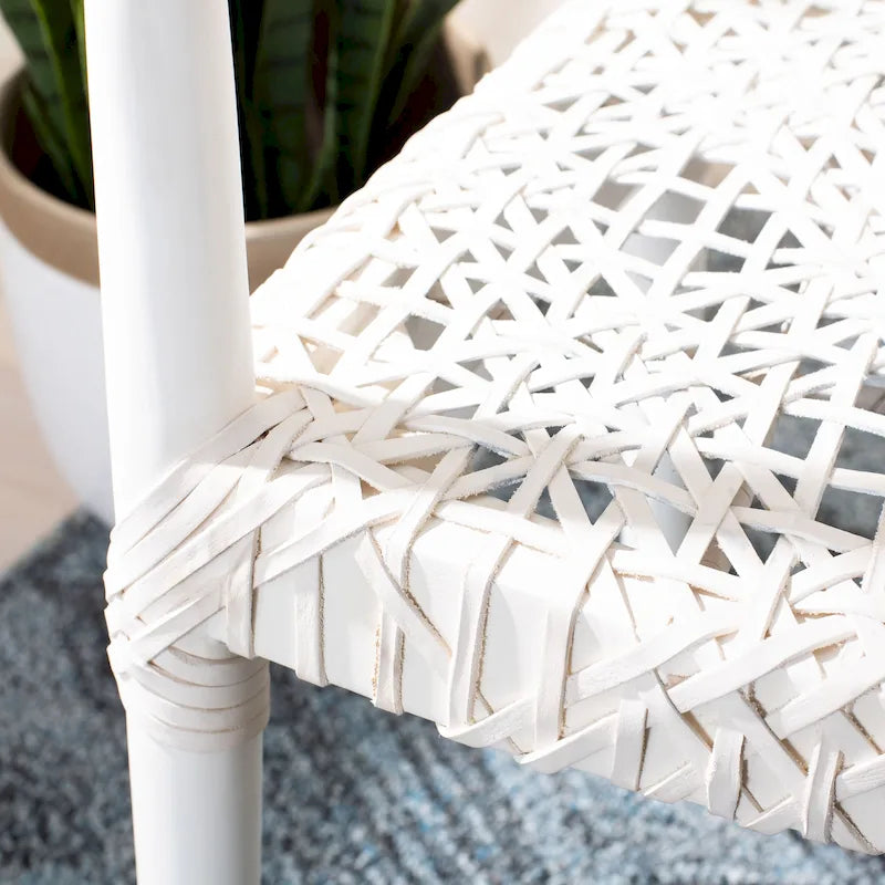 Poltrona con accenti in pelle intrecciata – 63,5 cm L x 53,3 cm P x 78,7 cm A
