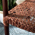 Poltrona con accenti in pelle intrecciata – 63,5 cm L x 53,3 cm P x 78,7 cm A