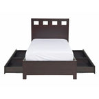 Letto a piattaforma contenitore con testiera rettangolare intagliata – Finitura espresso
