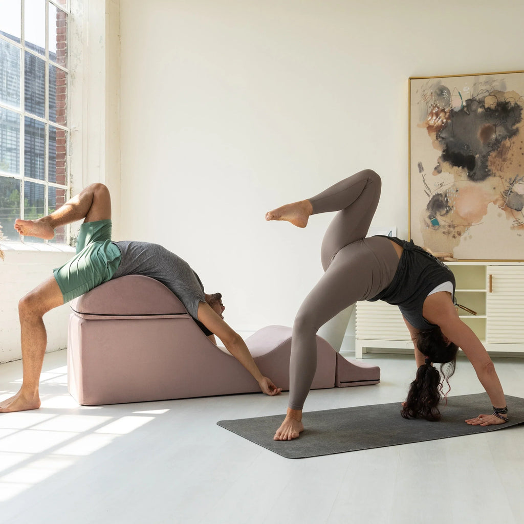 Avana Kami verstelbare chaise longue / voor yoga en massage - 2-in-1 poef met verborgen uitklapbare yogaloungestoel, microfluweel - N/A