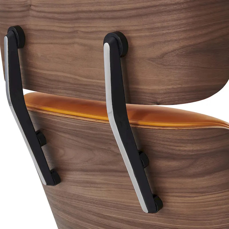 Moderne leren loungestoel met armleuningen, mid-century-stijl