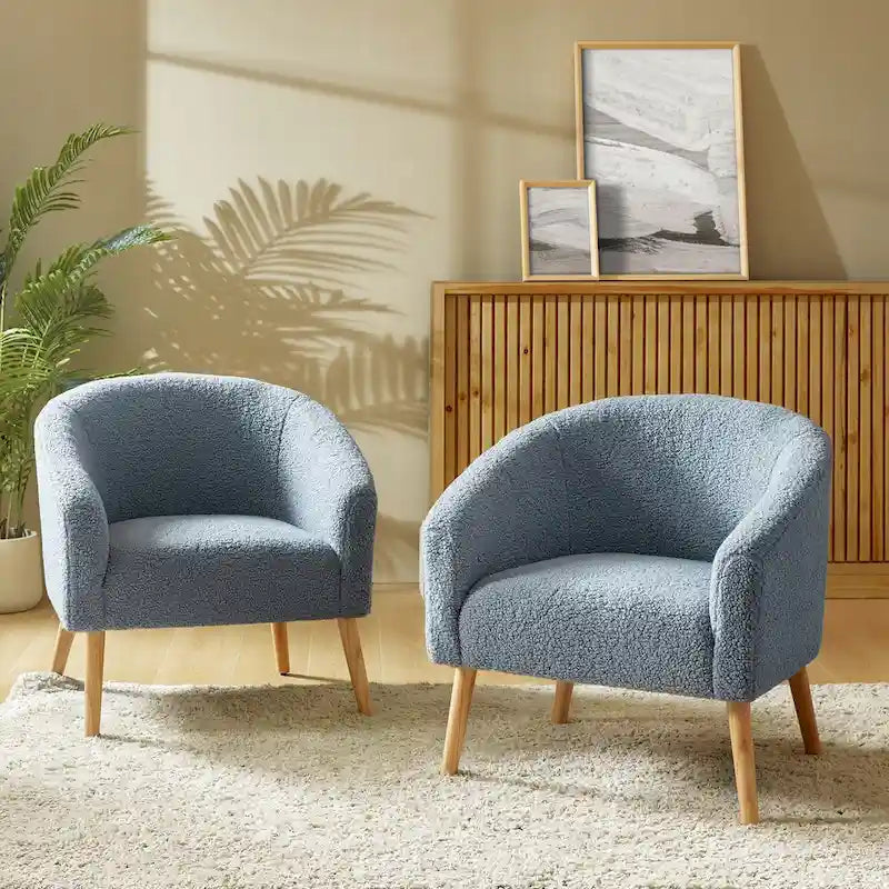 Moderne Sheila-fauteuil van bouclé met een breedte van 30 W en poten van massief hout, set van 2, van HULALA HOME