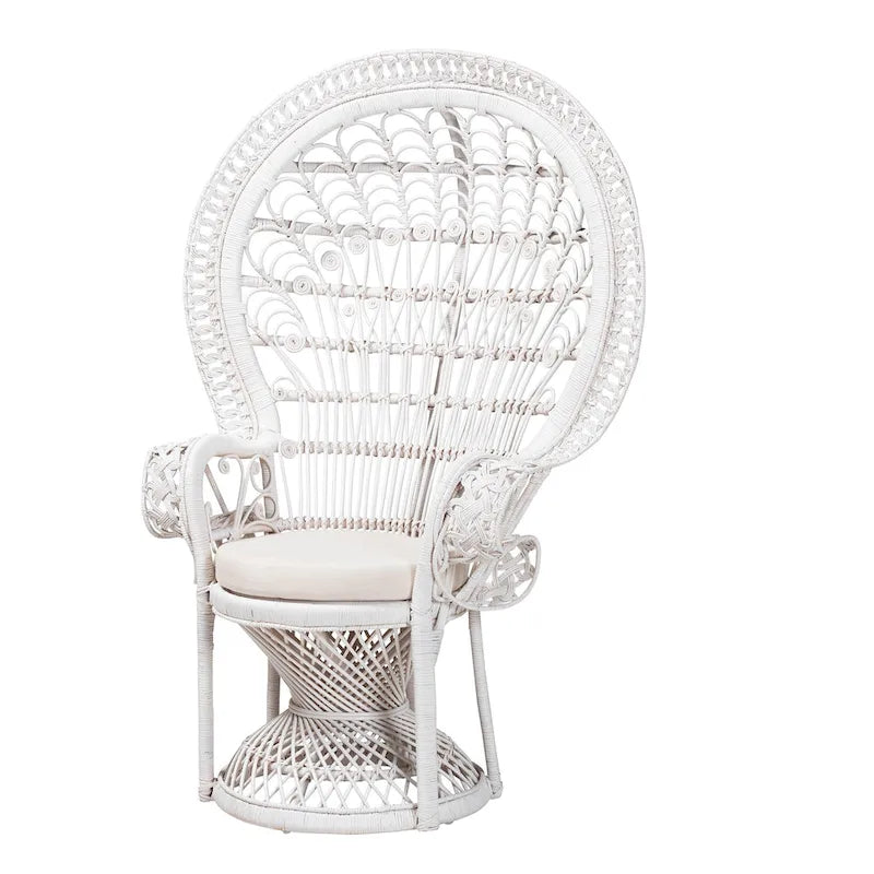 Moderner Boho-Pfauensessel Kallima aus weißem Natur-Rattan