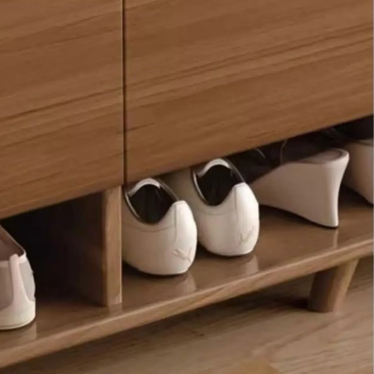 Moderne middelhoge schoenenkast van hout voor de hal
