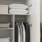 Freistehender zweitüriger Kleiderschrank für das Schlafzimmer mit Kleiderstange