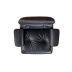 Moderne leren loungestoel met armleuningen, mid-century-stijl