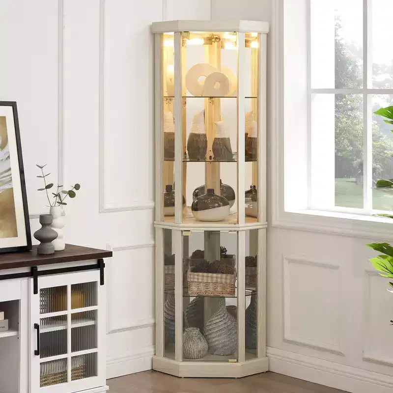 Eckvitrine mit Glastüren und Einlegeböden, Eckvitrine fürs Wohnzimmer