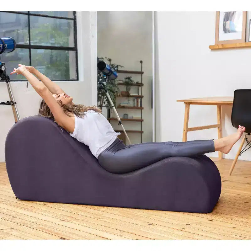 Avana elegante Chaiselongue für Yoga - Hergestellt in den USA - Ideal zum Dehnen, Entspannen, Trainieren und mehr, 60D x 18W x 26H Zoll, Hellgrau
