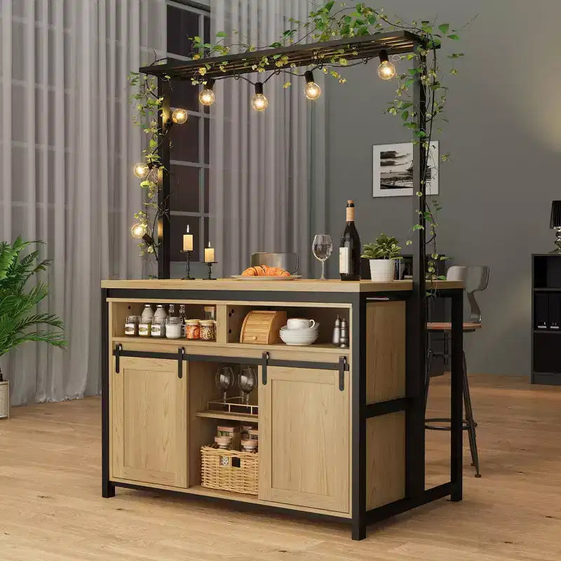 Kookeiland, bakkersrek met schuifdeur in schuurstijl, grote keukentafel van 42' met magnetronstandaard met 3 niveaus, ovenplanken en koffietafel