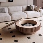 Moderne ronde salontafel van gefineerd massief hout met opbergruimte