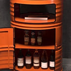 Tables de bar industrielles en métal noir et orange, en forme de fût, avec rangement