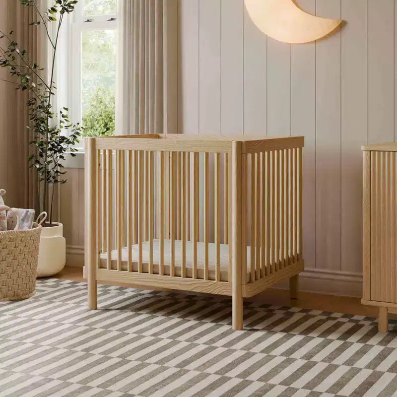 Łóżeczko Babyletto Pogo 8 w 1 z zestawami do przekształcania na każdym etapie