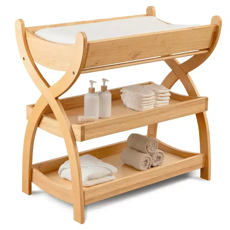 Table à langer Comfy Cubs pour bébé - Structure robuste en bois, style intemporel et deux étagères ouvertes pour les essentiels de bébé