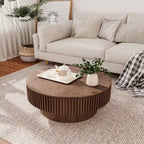 Moderne ronde salontafel van gefineerd massief hout met opbergruimte