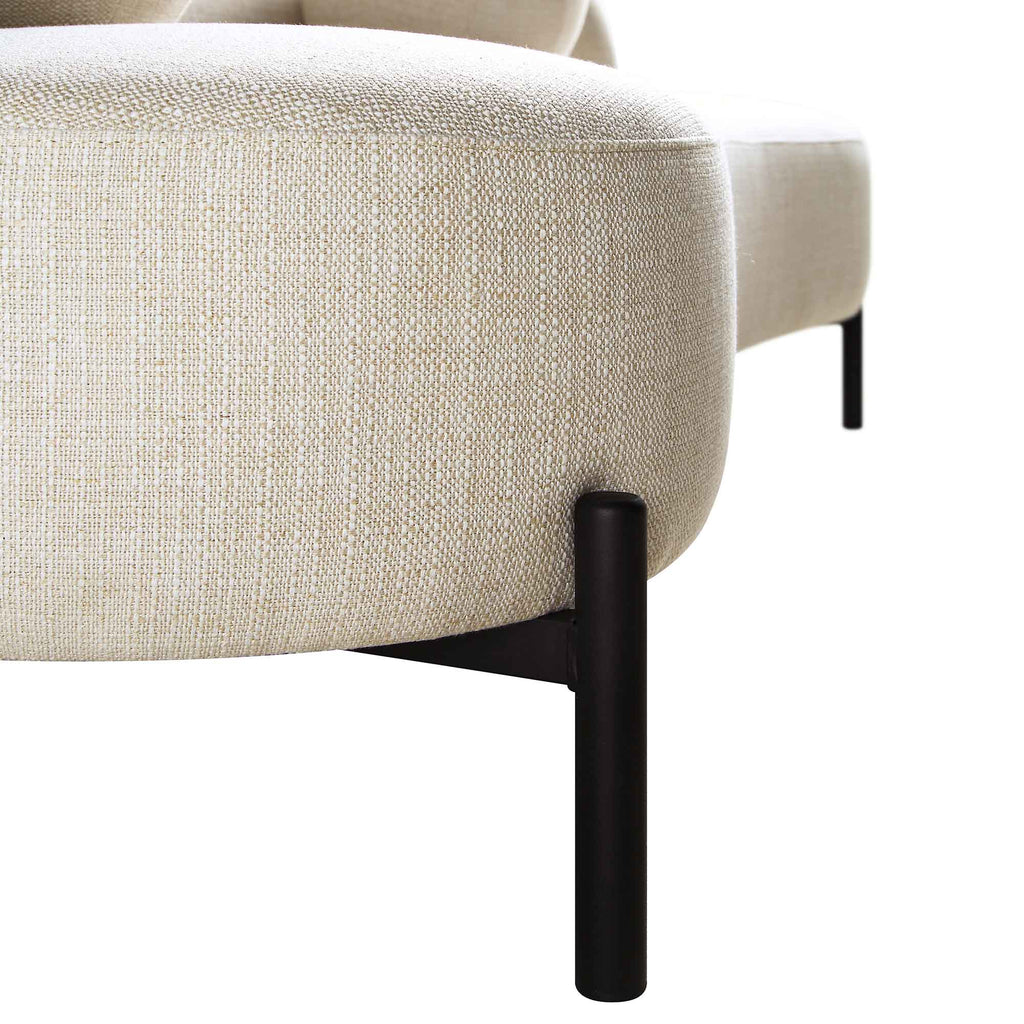 Gebogen driezitsbank met bolvormige kussens, beige linnenmix