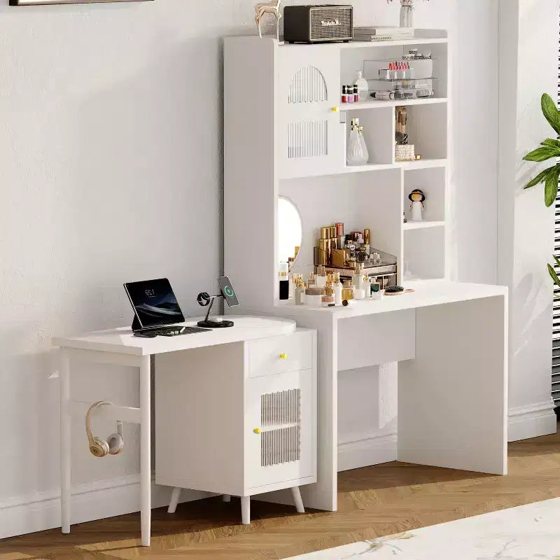 Moderner Schreibtisch aus Holz fürs Homeoffice von Okak mit Tischplatte, Stuhl und Bücherregal, Schreibtisch mit Stauraum für Jugendliche und Studierende zum Lernen und Arbeiten