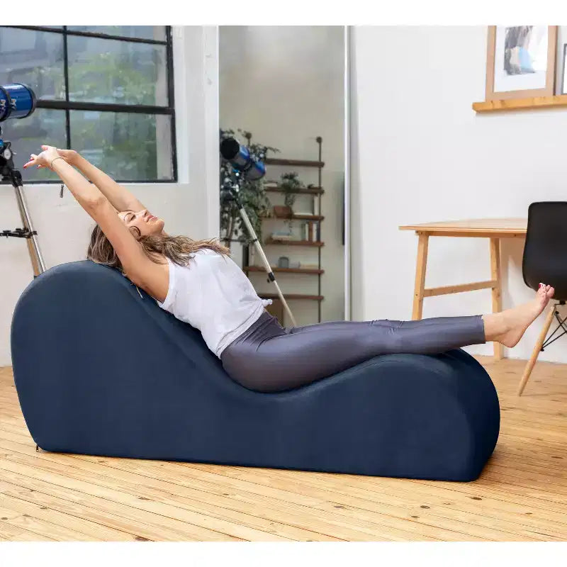 Méridienne élégante Avana pour le yoga - Fabriquée aux États-Unis - Idéale pour les étirements, la détente, l’exercice et plus encore, 60D x 18W x 26H pouces, gris clair