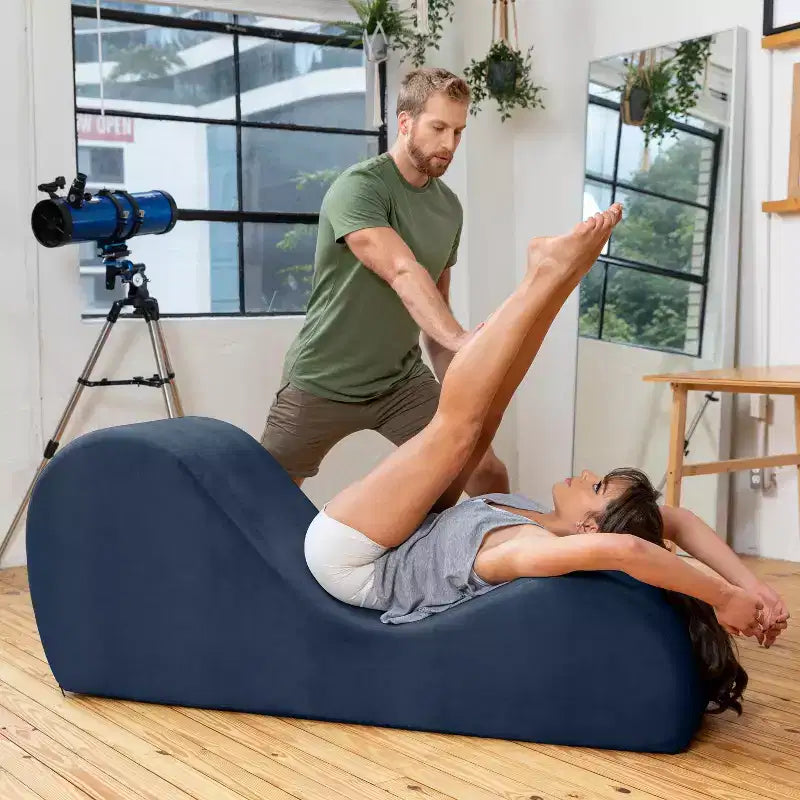 Méridienne élégante Avana pour le yoga - Fabriquée aux États-Unis - Idéale pour les étirements, la détente, l’exercice et plus encore, 60D x 18W x 26H pouces, gris clair