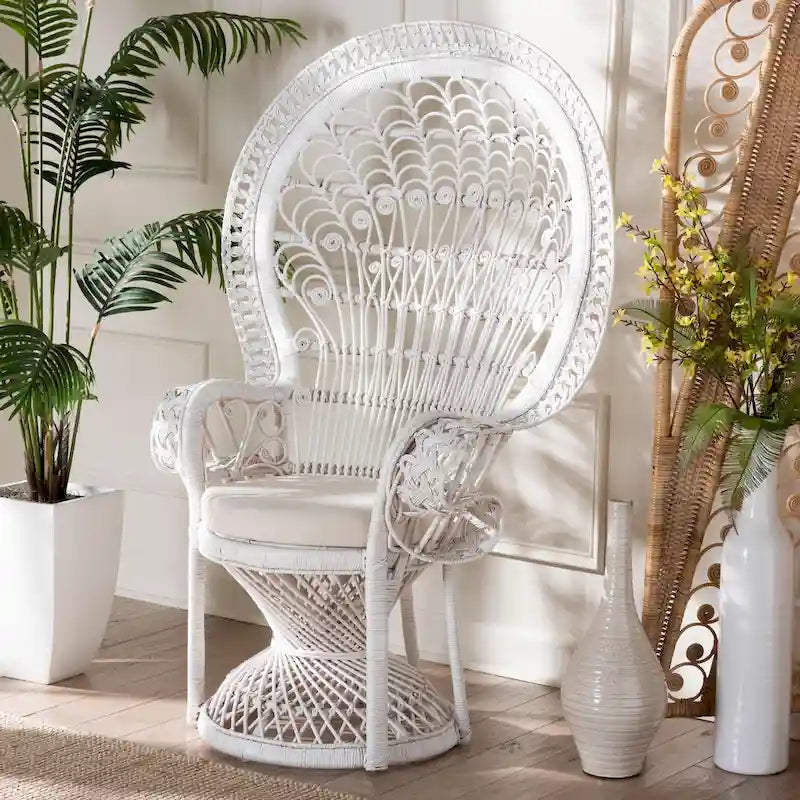 Moderner Boho-Pfauensessel Kallima aus weißem Natur-Rattan