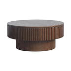 Moderne ronde salontafel van gefineerd massief hout met opbergruimte